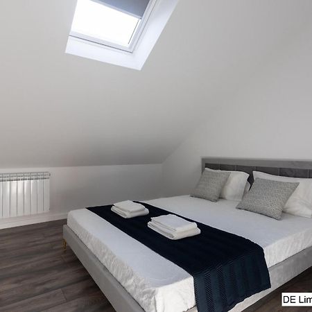 Dona Emilia Guest House & Studio Apartment Building فيانا دو كاستيلو المظهر الخارجي الصورة
