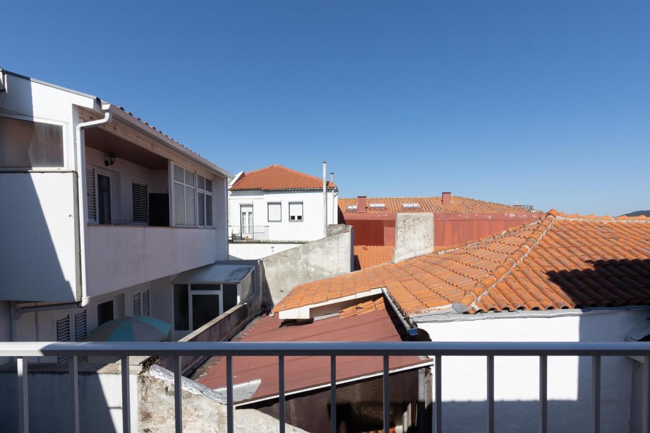 Dona Emilia Guest House & Studio Apartment Building فيانا دو كاستيلو المظهر الخارجي الصورة