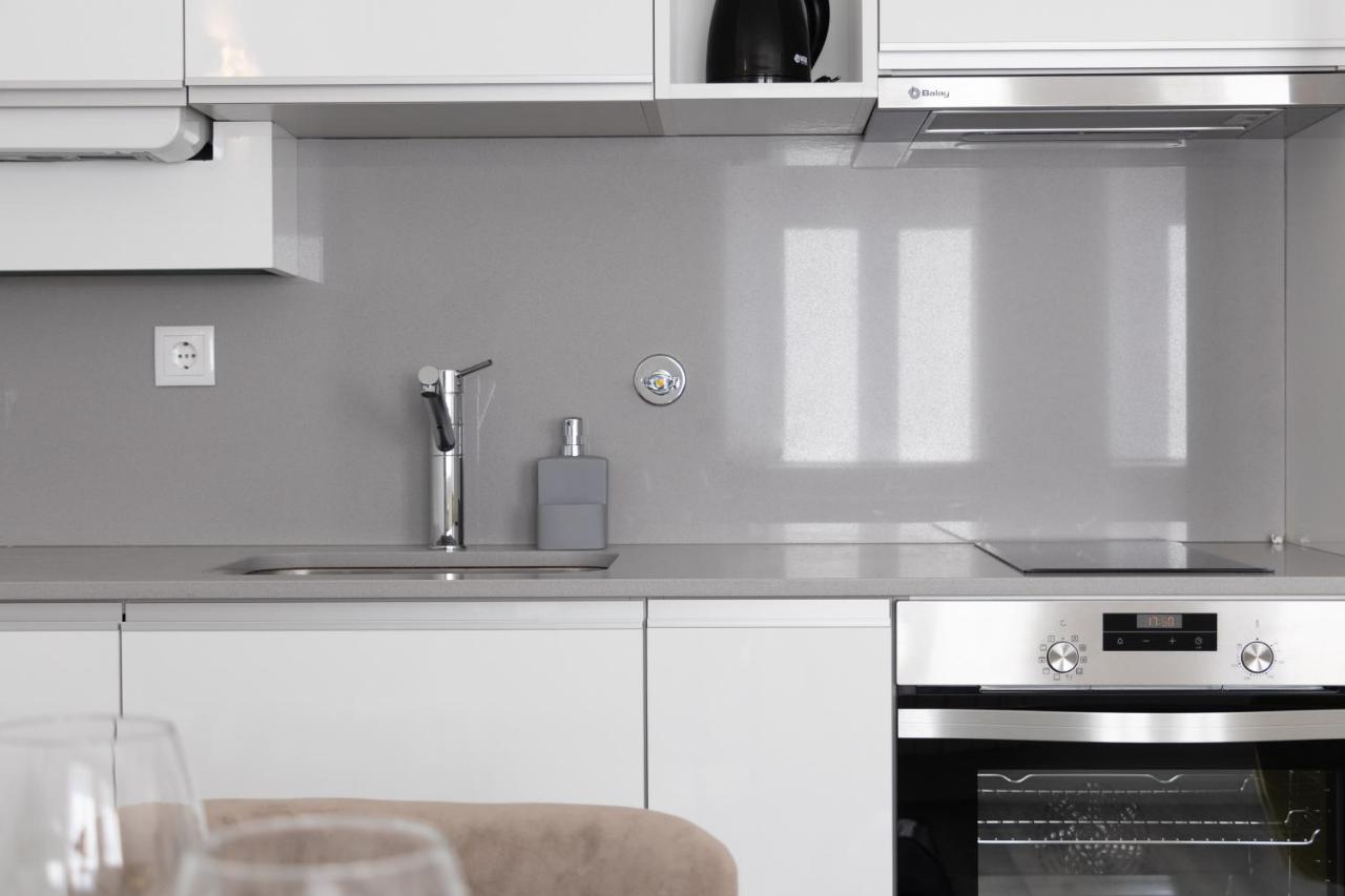 Dona Emilia Guest House & Studio Apartment Building فيانا دو كاستيلو المظهر الخارجي الصورة