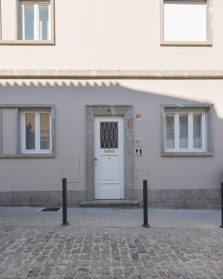 Dona Emilia Guest House & Studio Apartment Building فيانا دو كاستيلو المظهر الخارجي الصورة