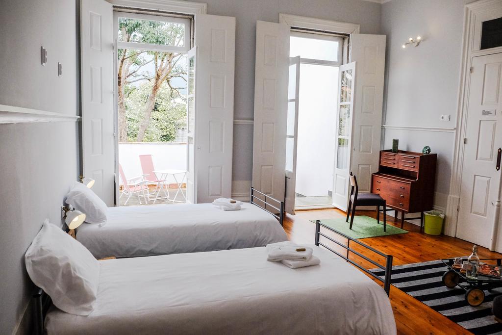 Dona Emilia Guest House & Studio Apartment Building فيانا دو كاستيلو المظهر الخارجي الصورة