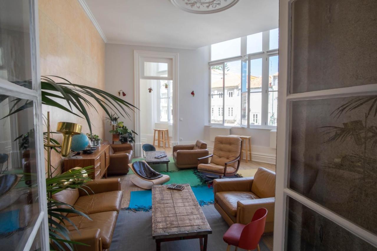 Dona Emilia Guest House & Studio Apartment Building فيانا دو كاستيلو المظهر الخارجي الصورة